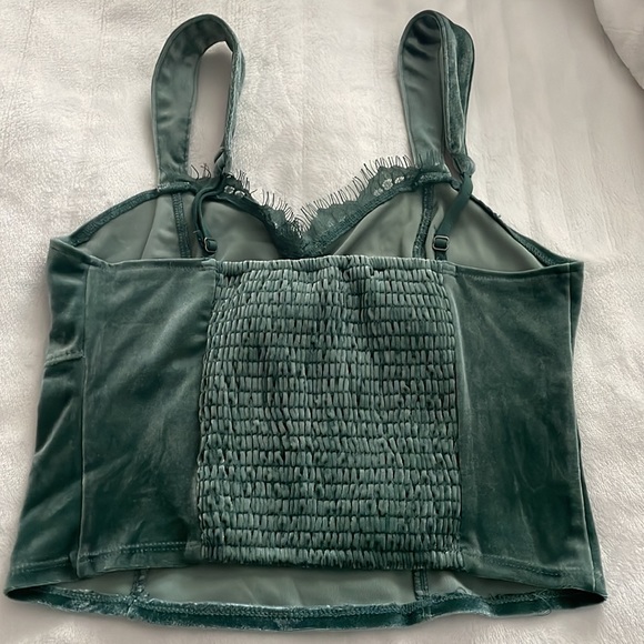 Abercrombie & Fitch Womens velvet crop top - Picture 4 of 6